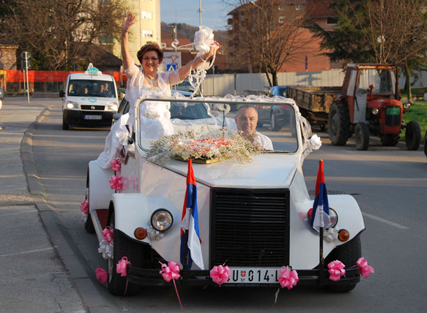ЖУРКА ЗА 30 ГОДИНА - РАЗВОДА: Није свадба! Ја сам Мирјана Миловановић и славим 30 година ослобођења!